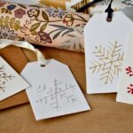 DIY etiquetas de regalo de Navidad con bordado de copos de nieve: guía paso a paso + plantillas PDF gratuitas.